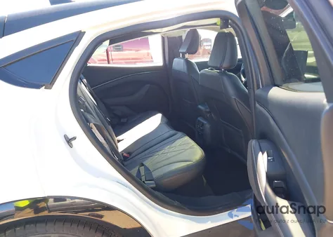 2021 Ford Mustang Mach-E California Route 1 z USA, uszkodzony, nr VIN 3FMTK2R75MMA19287